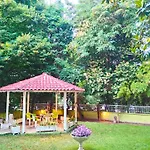 Garden House 公寓 *