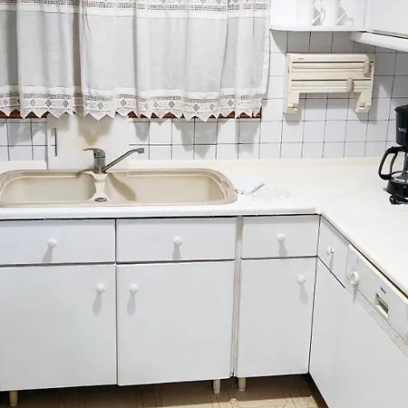 Garden House Apartment *