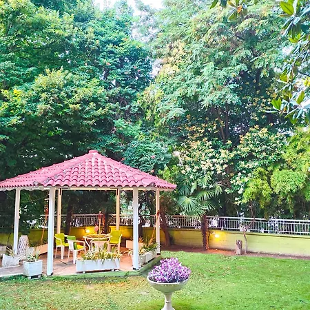 Garden House Apartman *